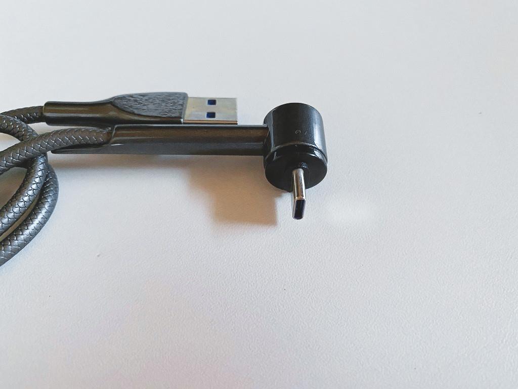 USB Type-C （L字タイプ）